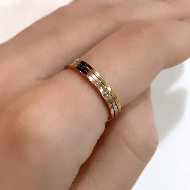 ULTRA THIN STACKING RING