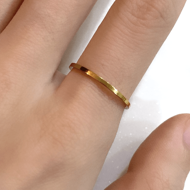 ULTRA THIN STACKING RING
